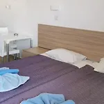 Simos Magic Apts מלון דירות 3*