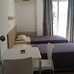 Simos Magic Apts מלון דירות איה נאפה
