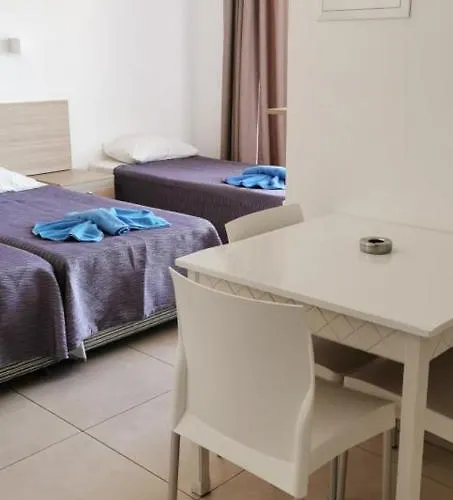 Simos Magic Apts Lägenhetshotell Ayia Napa