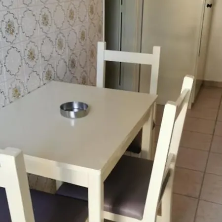 Simos Magic Apts 公寓式酒店