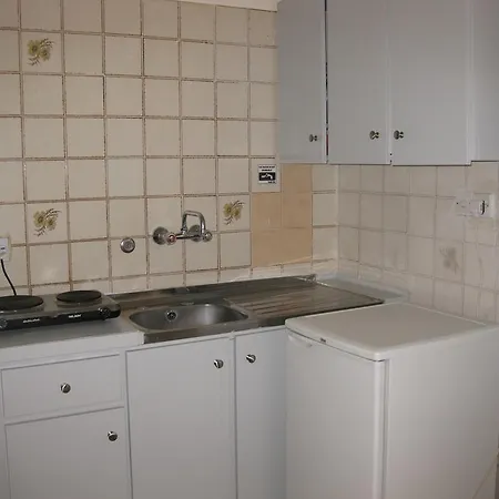 Simos Magic Apts 公寓式酒店 3*